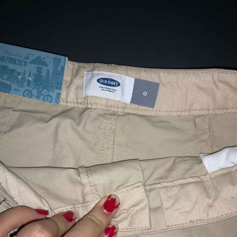 Old Navy Kahki Shorts - Picture 3 of 4